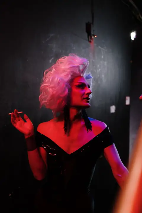 Performance portrait by By Ender Photography